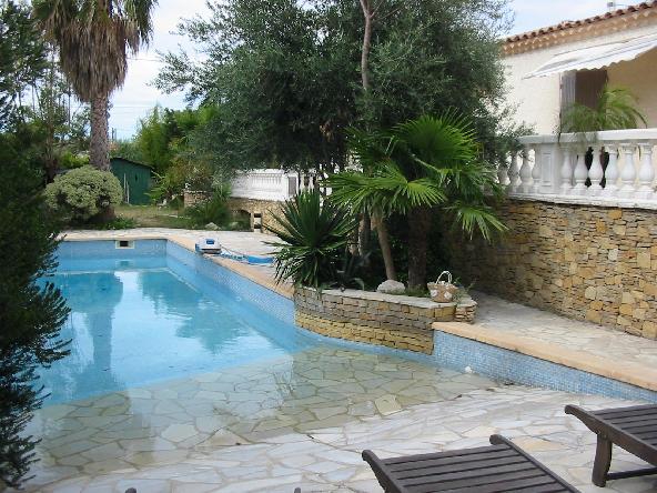 Vente Villa Marseille 13eme Plan de Cuques de plein pied